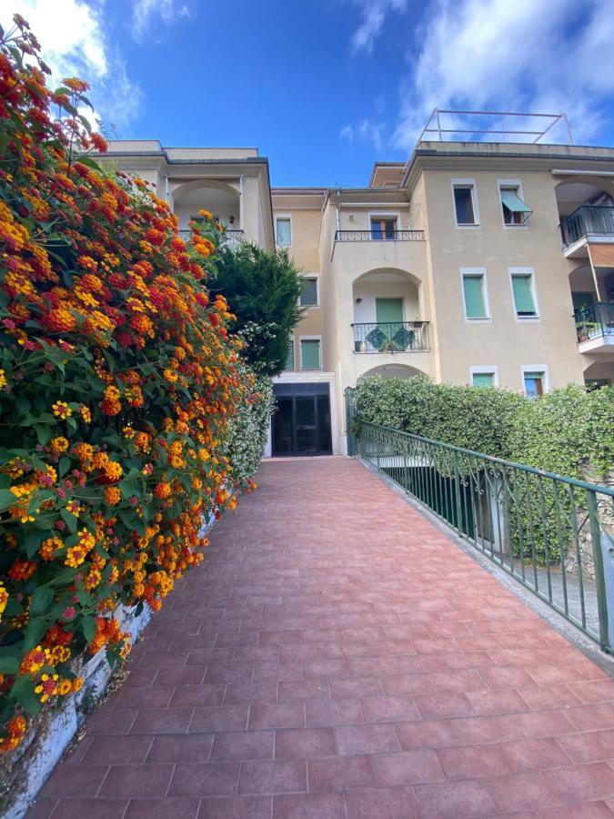 Vivi La Mia Liguria - Esclusivo Appartamento Con Terrazzo E Giardino Финале Лигуре Экстерьер фото
